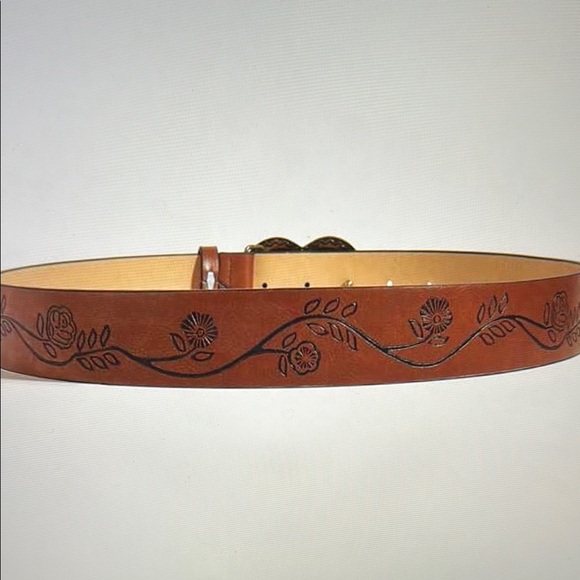 Only 2 remaining Heart Buckle Brown Leather Belt - Picture 3 of 4